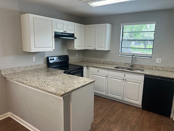 4th image of 10101 Lake Oak Cir