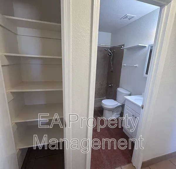 1702 Halo Cir SE — Photo 19