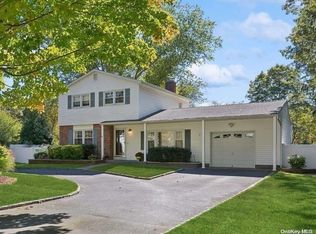 35 Rosedale Ave, Medford, NY 11763