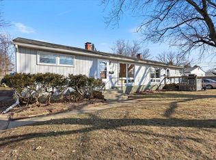 24 Logwood St, South Burlington, VT 05403