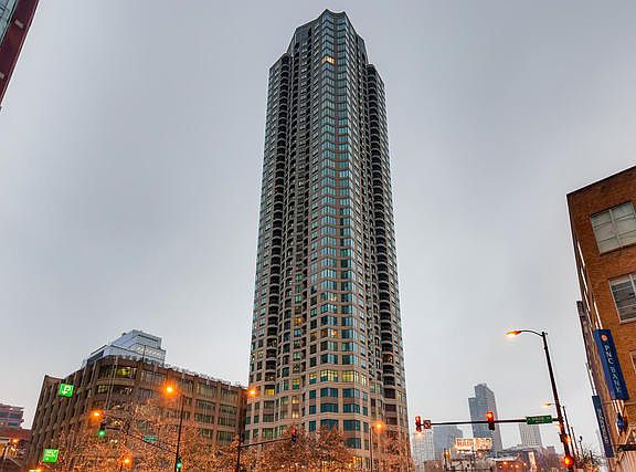 2nd image of 400 N La Salle Dr APT 3008