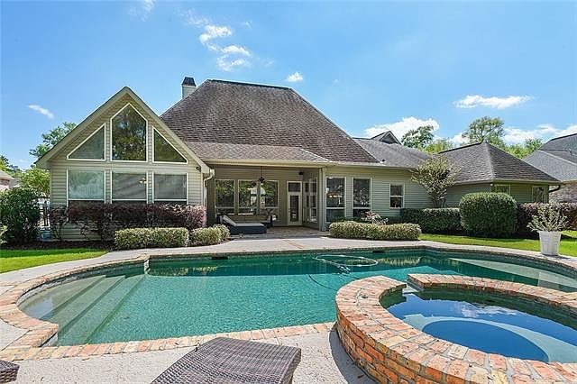 1st image of 838 River Oaks Dr