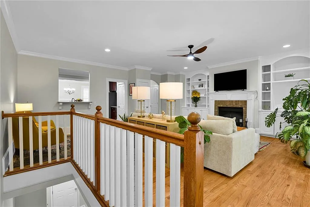 4 bed, 3.5 bath, 2893 sqft, $3,250 — Photo 3
