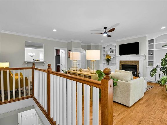 3rd image of 2635 Colgan Ct SE