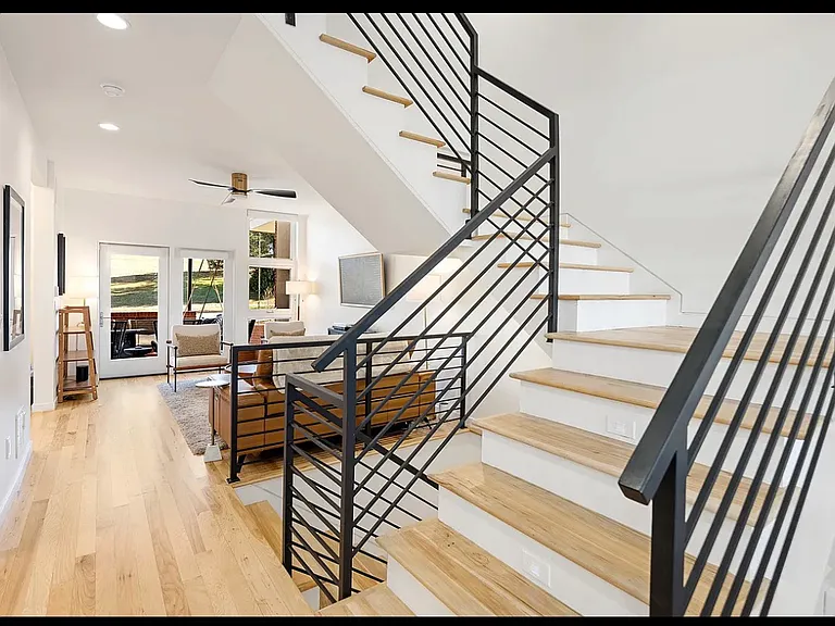 2543 S Sherman St — Photo 18