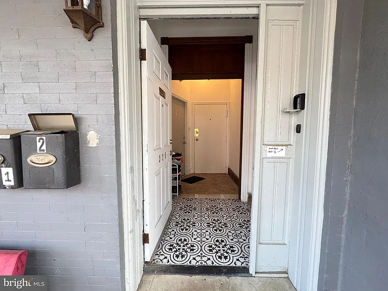 325 N Preston St #2 — Photo 3