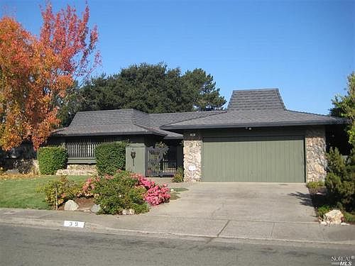 1st image of 39 Emerald Cir