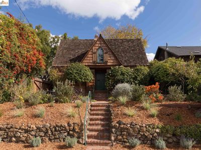 6494 Benvenue Ave, Oakland, CA, 94618