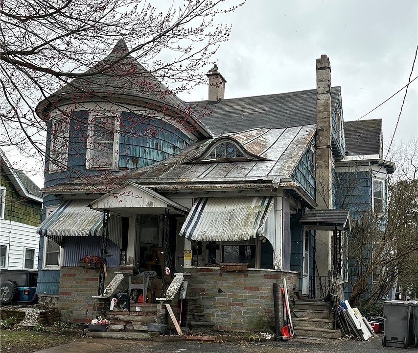 1st image of 722 N Madison St