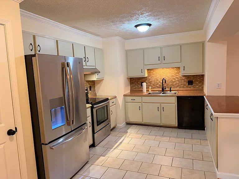 21 David Rd — Photo 26