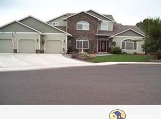 777 SE Muir Ln, Dallas, OR 97338