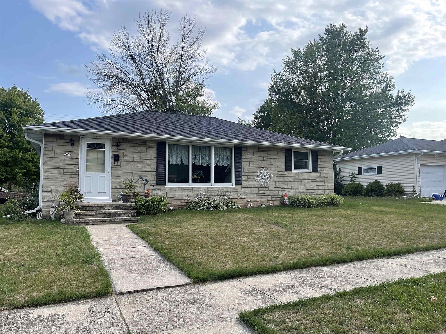 243 Wisconsin Ave, Brillion, WI 54110 Zillow