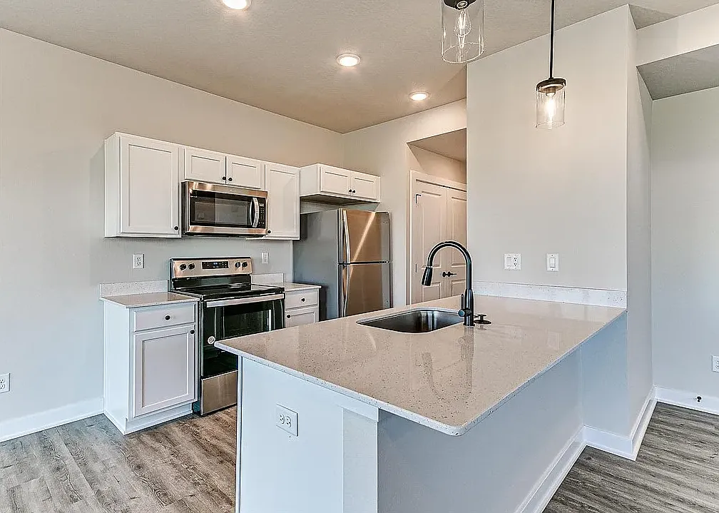3 bed, 2.5 bath, 1565 sqft, $1,950 — Photo 4