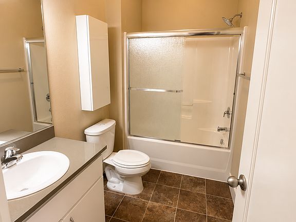 3rd image of 2021 SW Morrison St #204