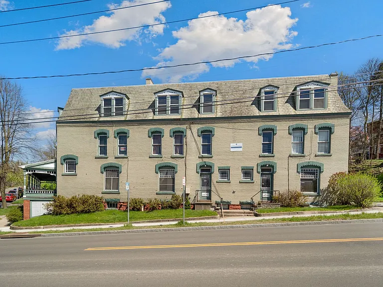 Quarry St. Apartments — Photo 15
