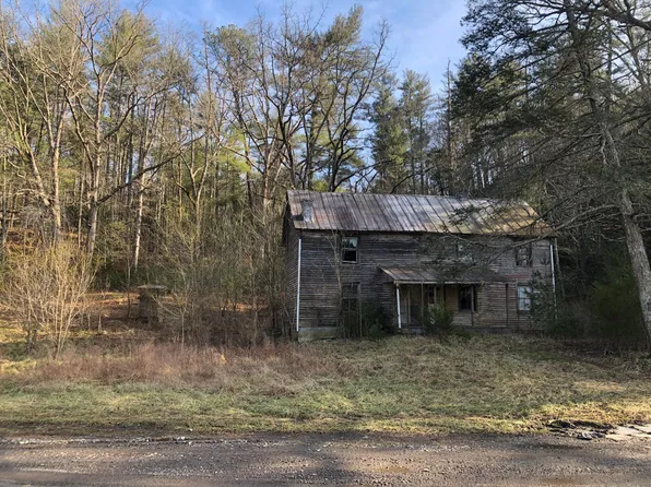 1002 Prices Bluff Rd, Eagle Rock, VA 24085