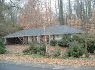 90 Landsdowne Dr, Sandy Springs, GA 30328