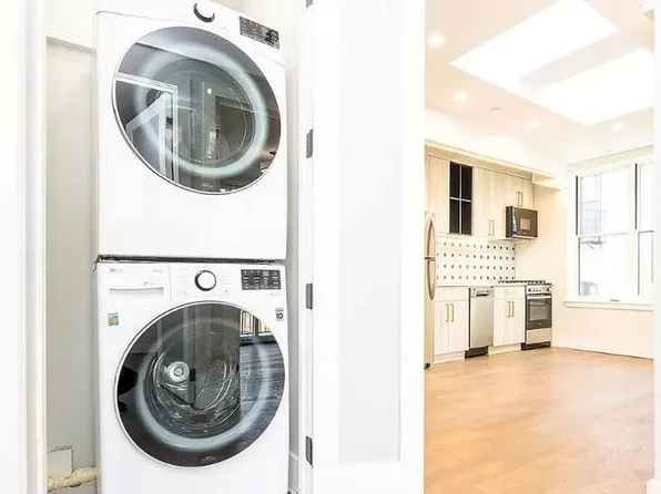 216 Bainbridge Street image 1 of 17