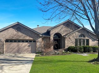 2216 Carlow Dr, Darien, IL