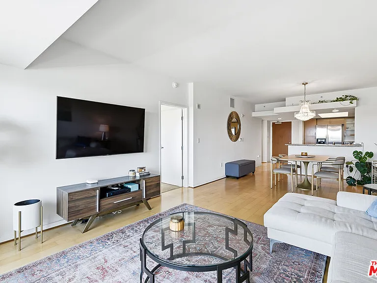 13700 Marina Pointe Dr #910 — Photo 14