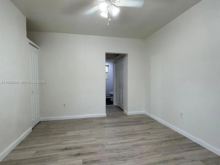 200 NW 13th St #5 — Photo 8