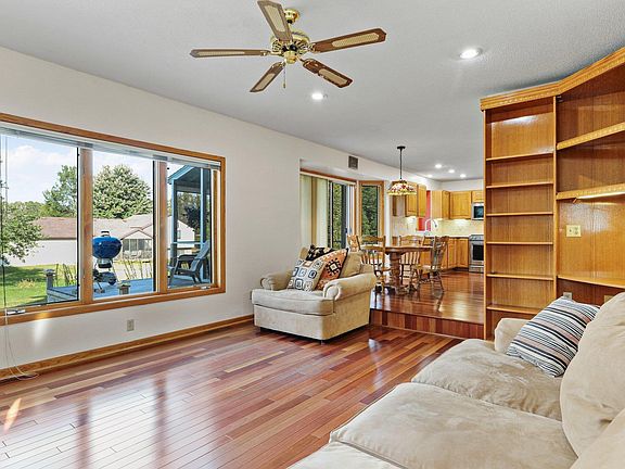 2nd image of 513 Westlawn Dr