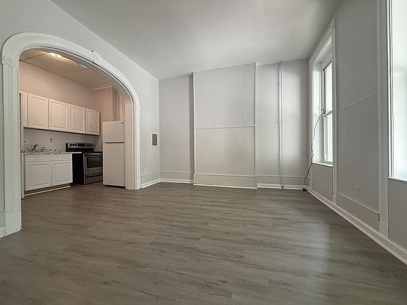 3rd image of 3038 6th Ave #1F