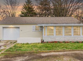 112 N 7th St, Pierceton, IN