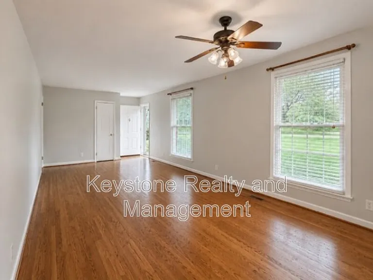 2111 Fleming Rd — Photo 4