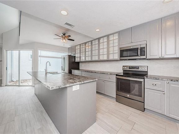 5th image of 200 Saint Ives Dr