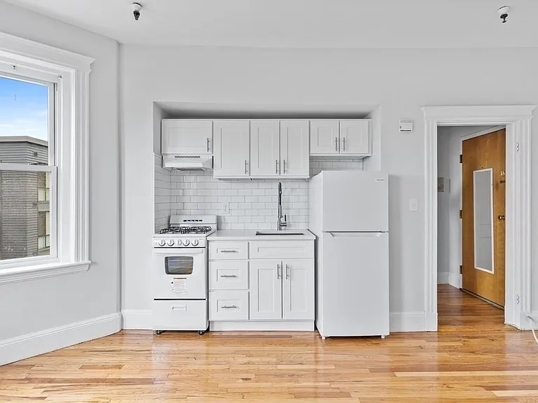 1330 Commonwealth Ave #26 — Photo 5