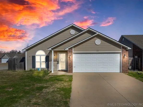 153 W Fairlane Pl, Sapulpa, OK 74066