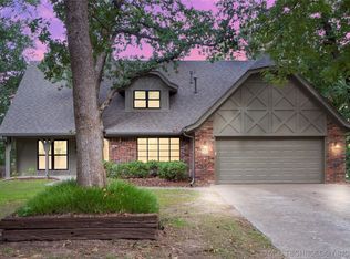 10220 S Quebec Ave, Tulsa, OK 74137