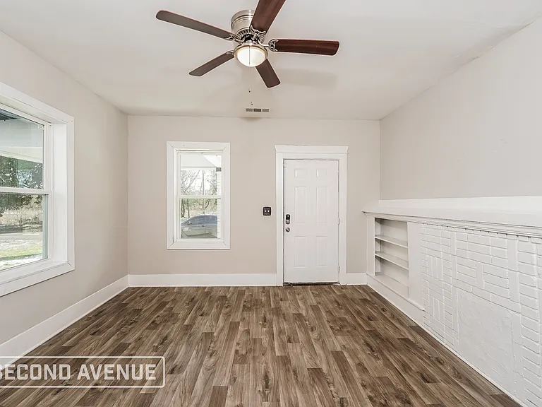 2304 Beulah Ave SW — Photo 3