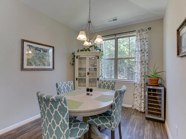 1104 Union Pacific Way — Photo 5