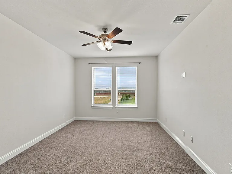 1012 Snapdragon Dr — Photo 30
