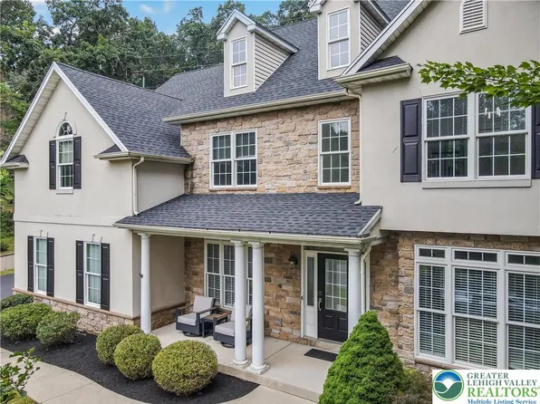 1611 Woodfield Dr, Bethlehem, PA 18015