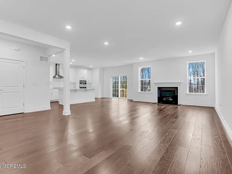 163 Woolley Ct — Photo 5
