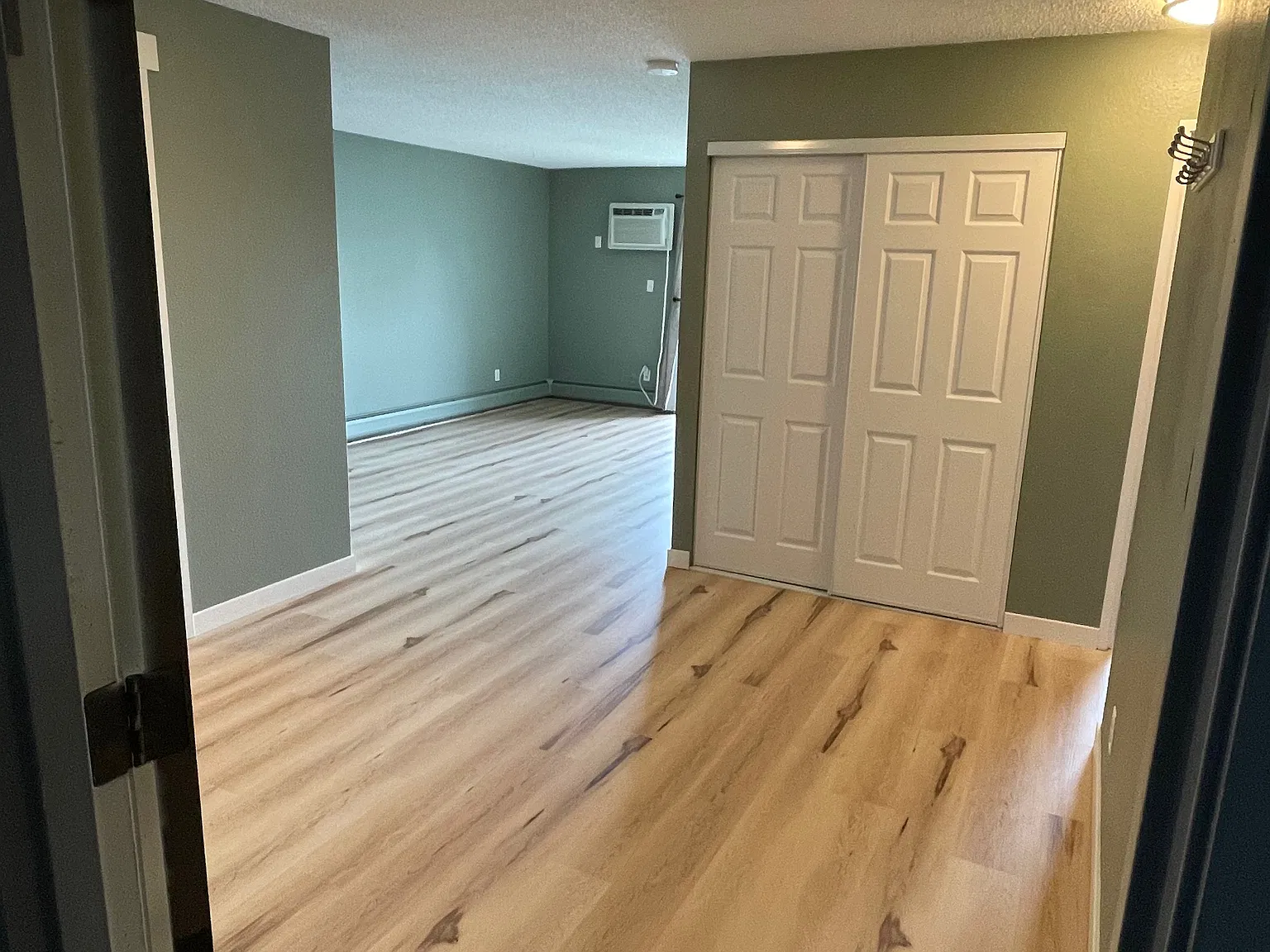 1 bed, 600 sqft, $1,800 — Photo 3