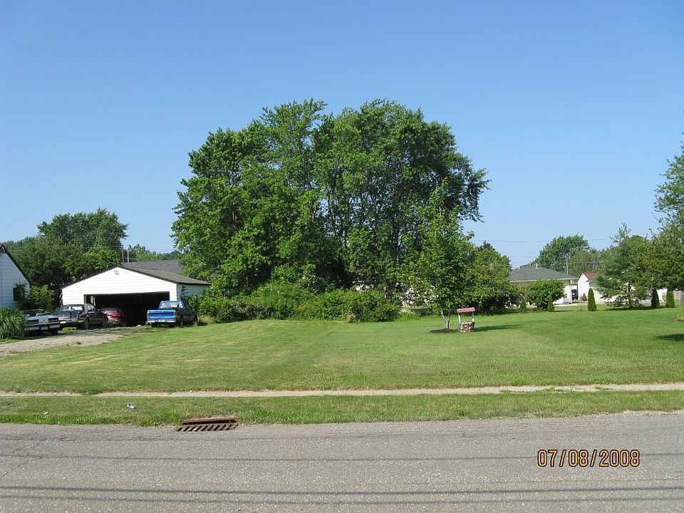 2nd image of 3906 Davison Ave