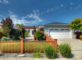 1442 Chestnut St, San Carlos, CA 94070