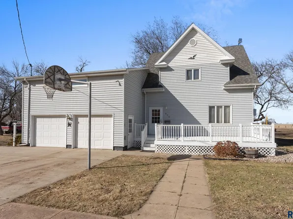 850 E 3rd St, Bridgewater, SD 57319