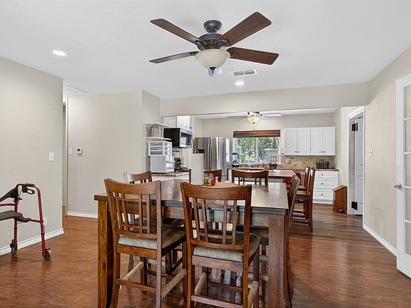 5th image of 114 Forrest Oaks Dr