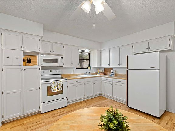 4th image of 2106 Calvert Rd