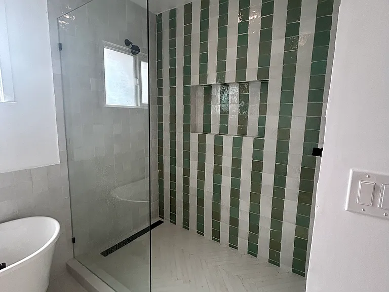 8462 Kirkwood Dr — Photo 9