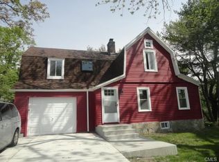 18 Beech St, Trumbull, CT 06611