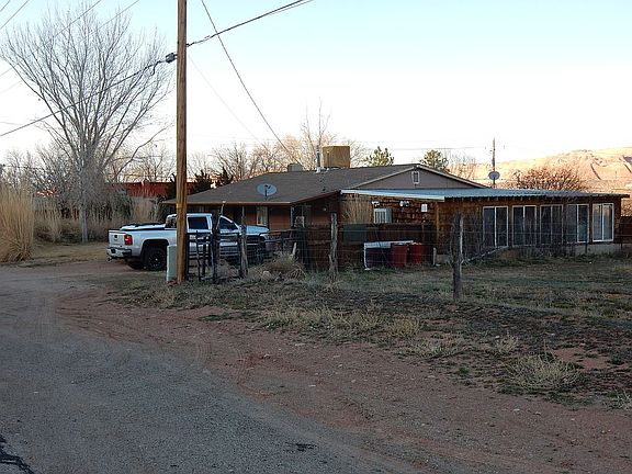 2nd image of 2881 S Desert Rd