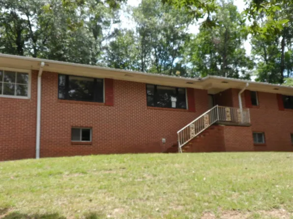 137 Nottingham Rd, Rainbow City, AL 35906