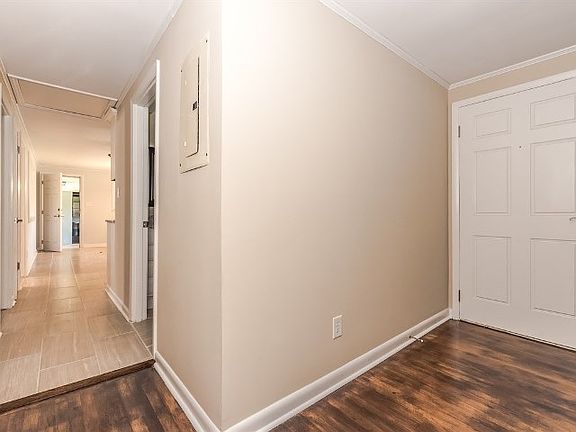 3rd image of 2386 Hillside Dr