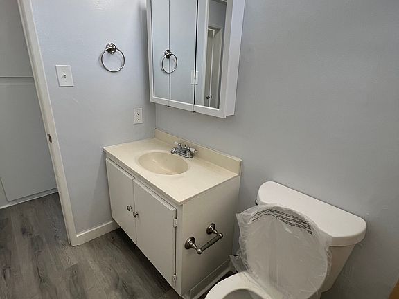 4th image of 409 N Marguerita Ave APT 9